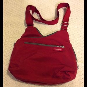 🎈Baggolini crossbody in red w/multiple pockets